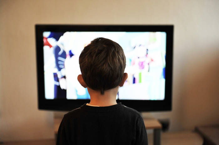 Maluch uzależniony od telewizji – jak sobie z tym poradzić?
